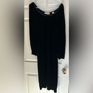 Albert Nippon Velvet black dress